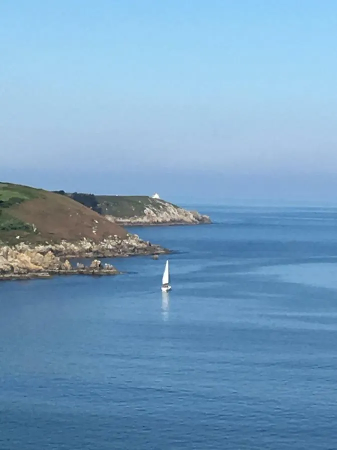 Kerloulou Hotel Poullan-sur-Mer
